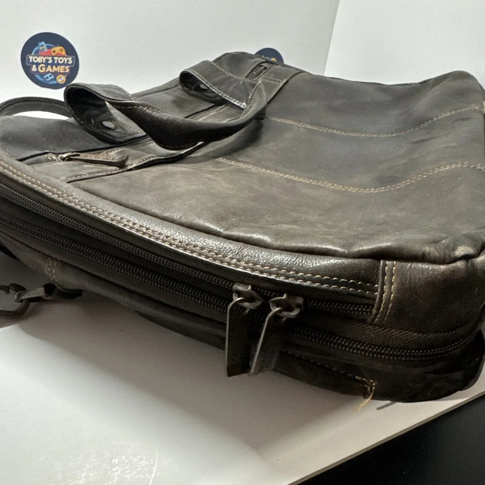 Kenneth Cole Reaction Brown Leather Messenger Bag